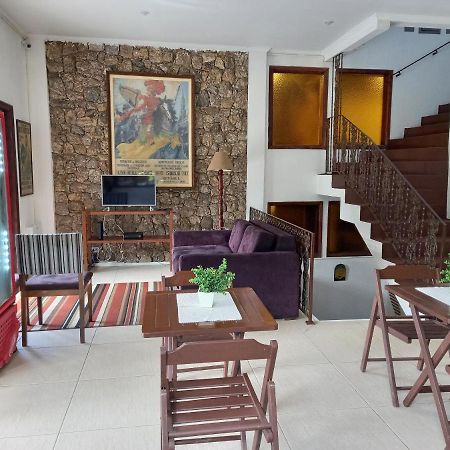 Suites Economicas Γκουαρούχα Εξωτερικό φωτογραφία